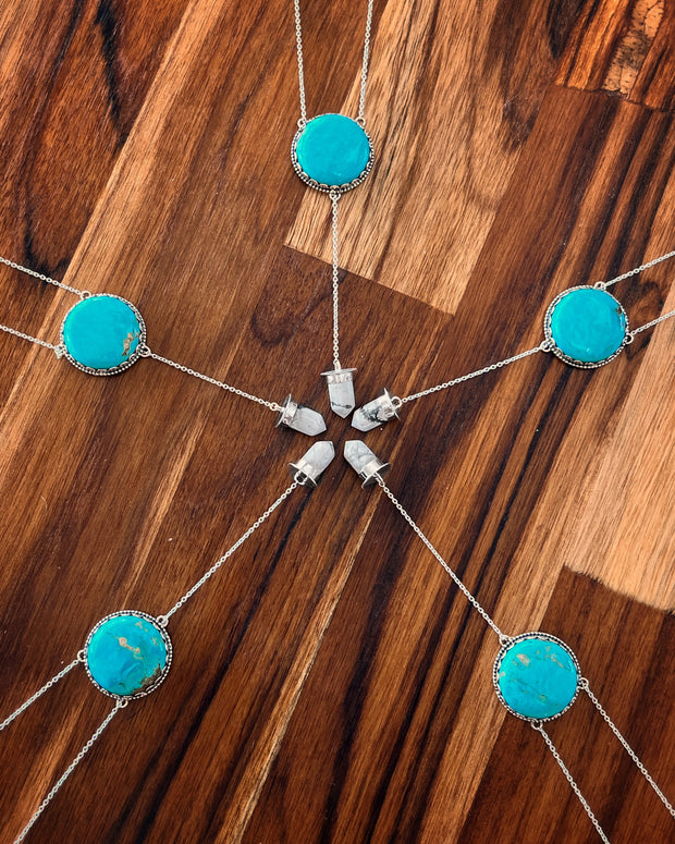 Turquoise & howlite lariat necklace in silver