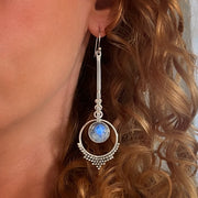 Moonstone pendulum earrings in silver